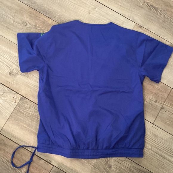 Iguana Size Large Med Scrubs - Picture 5 of 5